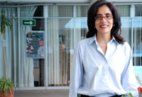 Oliva López Sánchez, investigadora de la Facultad de Estudios Superiores Iztacala de la UNAM, fue galardonada con el Premio de Investigación 2009 de la AMC en el área Humanidades.