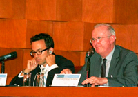 El doctor Javier Mendieta Jiménez (derecha) en la reunión celebrada en la Secretaría de Relaciones exteriores. Lo acompaña Ben Baseley-Walker, titular del Programa de Seguridad y Amenazas Emergentes del UNIDIR-ONU.