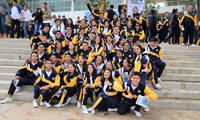 Grupos de escolares desde nivel preescolar hasta preuniversitario visitan las sedes de la XXIV Semana Nacional de Ciencia y Tecnología. En la imagen, estudiantes de secundaria a las afueras del Centro de Convenciones de San Luis Potosí.