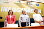 Norma Evangelina Lozano, directora general del Colegio de Bachilleres; Jorge Carlos Hurtado Valdéz, gobernador de Campeche, y Mauricio Castro, coordinador de la Olimpiada de Química, durante la inauguración.