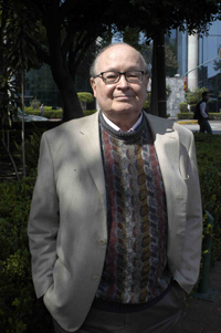 El Dr. Carlos Beyer Flores, miembro de la Academia Mexicana de Ciencias (AMC).