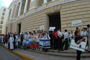 Las delegaciones a su llegada al Teatro José Peón Contreras.