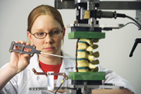 Las pruebas en biología se realizarán en las instalaciones de la Universidad de Berna. En la imagen laboratorio en el Centro de Investigación Maurice E. Müller de la institución anfitriona.