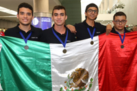 Los estudiantes mexicanos Miguel Molina Alegría (Sonora), Martín Lugo Leyva (Sinaloa), Francisco Vanegas Díaz y José Vega Equihua (ambos de Michoacán), ganaron dos medallas de oro y dos de plata en la IX Olimpiada Iberoamericana de Biología, celebrada el San Salvador, El Salvador, del 6 al 12 de septiembre