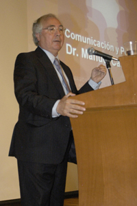 El Dr. Manuel Castells, miembro correspondiente de la Academia Mexicana de Ciencias (AMC).