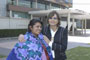 Rosaura Ruiz Gutiérrez, presidenta de la AMC, y Juana Bernarda Hernández Gómez, coordinadora del taller de Cómputo para Niños en Zinacantán, Chiapas.