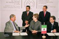 De acuerdo con el convenio firmado en 2007 entre la AMC y la Fundación Alemana Lindau, la Academia realizará la preselección de los participantes mexicanos de acuerdo con los criterios de la Fundación Lindau.