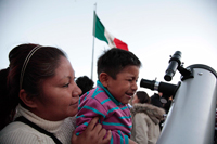 Miles de personas de todas las edades participaron en la fiesta astronómica.