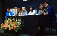 Participantes en la mesa redonda Una agenda para el cambio: removiendo los obstáculos para una carrera en ciencia y tecnología, en el Simposio Women for Science, en la AMC.