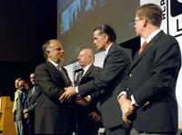 Arturo Menchaca Rocha asumió hoy la presidencia de la AMC. A la ceremonia asistieron  José Narro, rector de la UNAM; Alonso Lujabio, titular de la SEP, y Juan Carlos Romero Hicks, director general de CONACyT, entre otros.