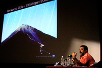 El presidente de la AMC durante la conferencia impartida durante el ciclo 'Las cosas de la noche' en el Museo Nacional de Antropología.