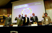 El Dr. Arturo Menchaca y el Dr. José Narro encabezarón el tradicional Goya durante la inauguración de la XV Olimpiada Iberoamericana de Química.