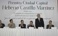 En el marco de la entrega del Premio Ciudad Capital “Heberto Castillo Martínez”, encabezada por el Jefe de Gobierno del DF, Marcelo Ebrard y celebrada en el Patio Central del Museo Interactivo de Economía, donde nueve de los 13 galardonados son miembros de la AMC.