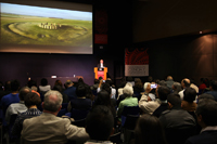 Gran parte de los elementos que constituyen el paisaje alrededor de Stonehenge es una guía de cómo circular en él, sostuvo Gaffney durante su ponencia.