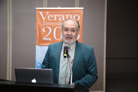 Doctor Víctor Pérez-Abreu, director del programa Verano de la Investigación Científica de la AMC.