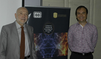 Los doctores Octavio Obregón, miembro de la AMC e investigador emérito del SNI, y Luis Arturo Ureña López, ganador del Premio de Investigación de la Academia Mexicana de Ciencias 2014, en el área de ciencias exactas.