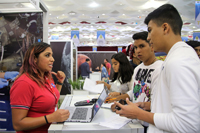 Elena Fermin trabaja en el área de contabilidad y reembolsables de la NASA, y colabora con las actividades que la NASA lleva a cabo para promover las carreras de ciencia y tecnología en los jóvenes.