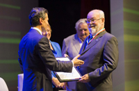 El argentino Víctor Alberto Ramos recibe de manos del presidente, Enrique Peña Nieto, el Premio México de Ciencia y Tecnología correspondiente al año 2013.