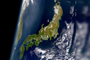 Imagen tomada desde un satélite que muestra el Tsunami que afectó las costas de Japón en 2011.
