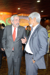 Enrique Graue, rector de la UNAM y José Luis Morán, presidente de la Academia Mexicana de Ciencias.