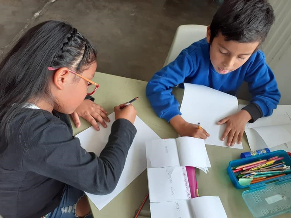 Dos de cada tres niños mexicanos presentan dificultades para resolver operaciones matemáticas básicas y comprensión de lecturas sencillas.