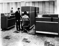 El inicio de las tecnologías de cómputo en México ocurrió en 1958, cuando la UNAM tuvo la primera computadora grande del país, una IBM 650, la cual contaba con una capacidad de almacenamiento mucho menor que un teléfono inteligente actual.