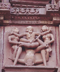 Fragmento de arte erótico tomado de un Templo en Madhya Pradesh, India.