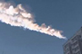 La onda de choque producida por el meteorito en la región de Chelyabinsk, Rusia, dejó una huella por encima de los edificios que permaneció por varios minutos.