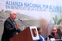 El doctor José Narro Robles, rector de la UNAM, en el evento de ?conformación de la Alianza Nacional para el Suelo en beneficio de la sociedad y el ambiente, en el Palacio de Minería