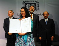 Naxhelli Ruiz Rivera ganadora en el área de Ciencias Sociales.