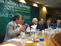 Juan Pedro Laclette, presidente de la Academia Mexicana de Ciencias (AMC), durante su participación en la mesa de diálogo Financiamiento de la ciencia y tecnologí­a.