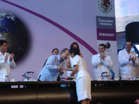 Dalila Aldana Aranda, presidenta de la Sección Sureste de la Academia Mexicana de Ciencias, recibió el Premio Nacional al Mérito Ecológico 2009 de manos del Presidente Felipe Calderón Hinojosa.