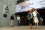 La ex rectora de la Universidad de Sao Paulo, Brasil, Suely Vilela, y la presidenta de la AMC, Rosaura Ruiz, antes de iniciar el encuentro en la UNACH.
